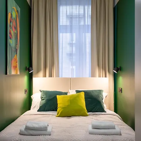 Comfy Modern In Old Town Parking By Hoomvi