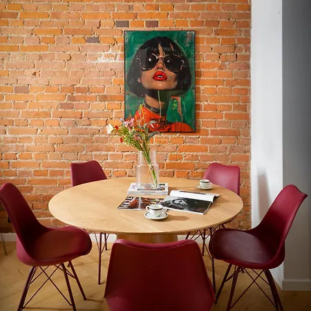 Apartment Comfy Modern In Old Town Parking Properunit