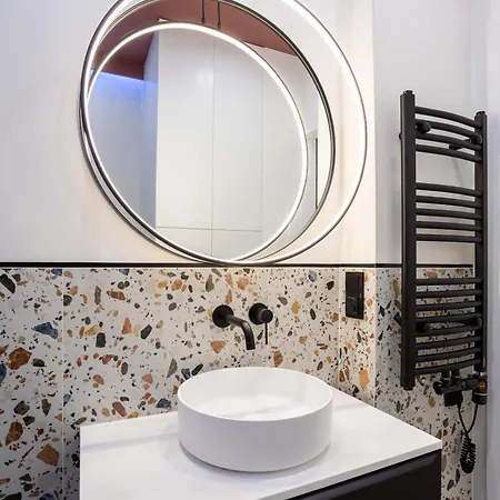 Apartamento Comfy Modern In Old Town Parking By Hoomvi