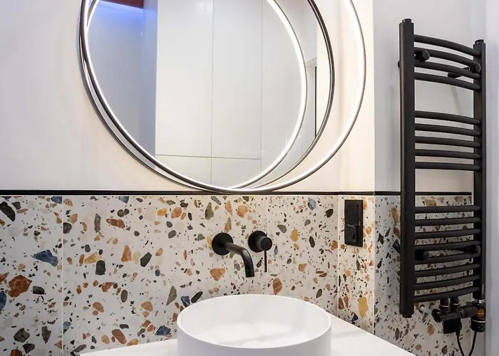 아파트 Comfy Modern In Old Town Parking By Hoomvi